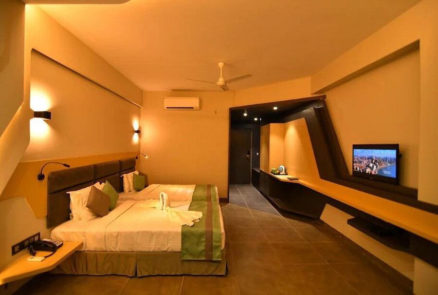 The Cent Hotel Haiderabad Buitenkant foto
