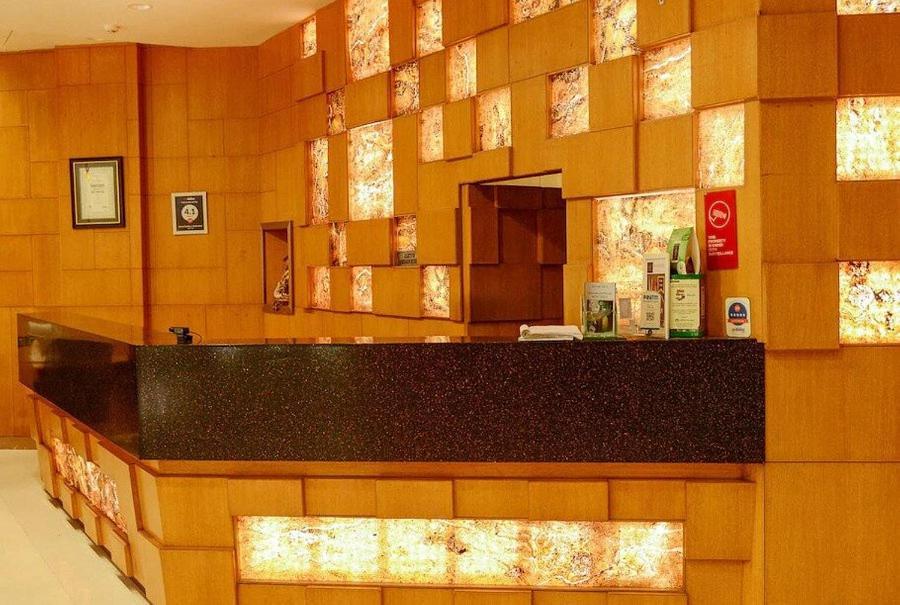 The Cent Hotel Haiderabad Buitenkant foto