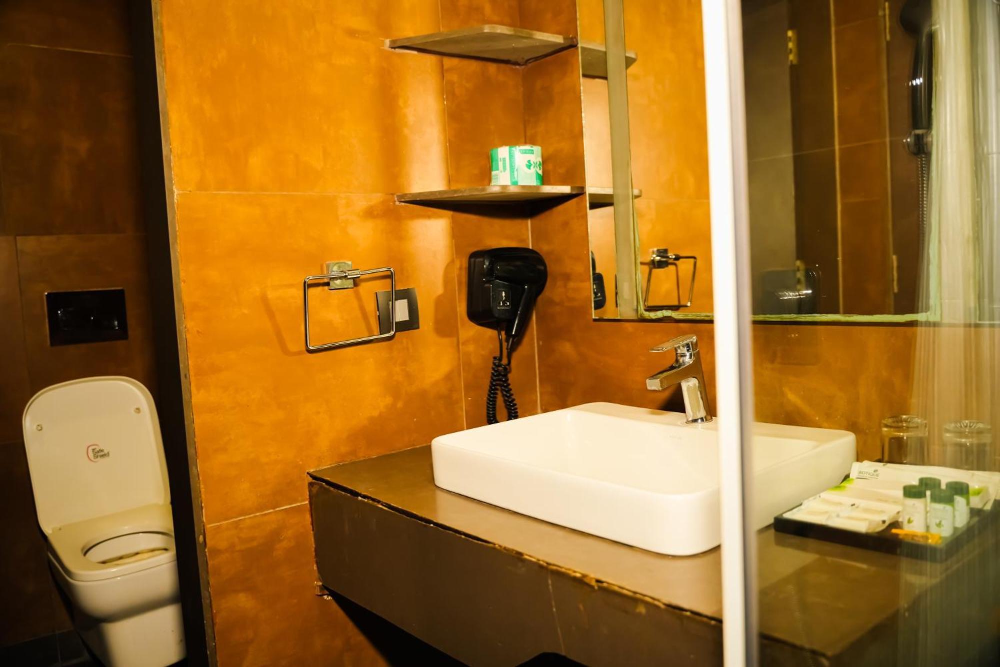 The Cent Hotel Haiderabad Buitenkant foto